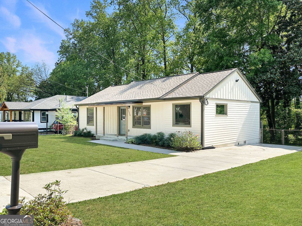 Photo of 2350 Old Spring Road SE, Smyrna, GA 30080 (MLS # 10730206)