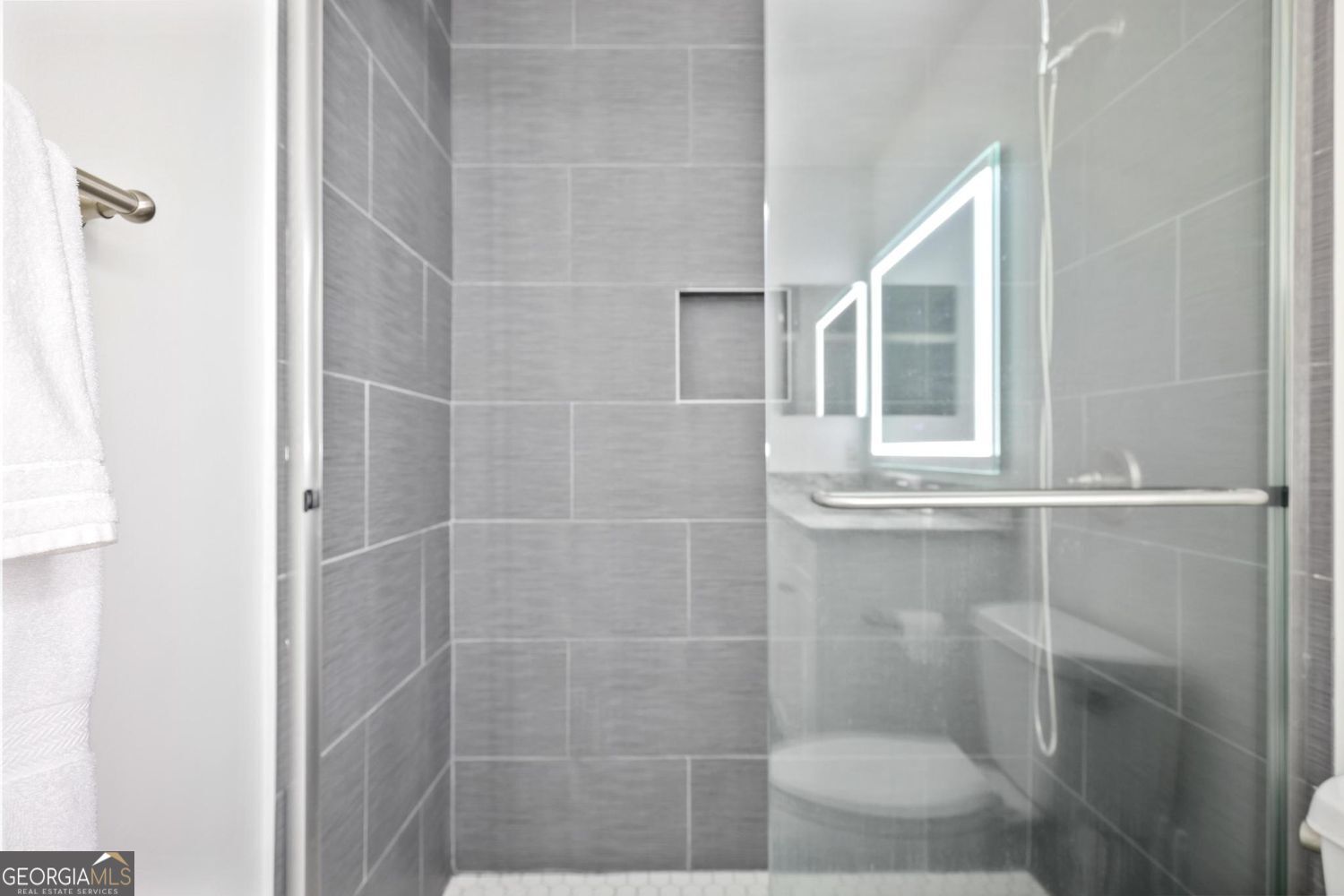 RIVERMONT VILLAGE - Residential