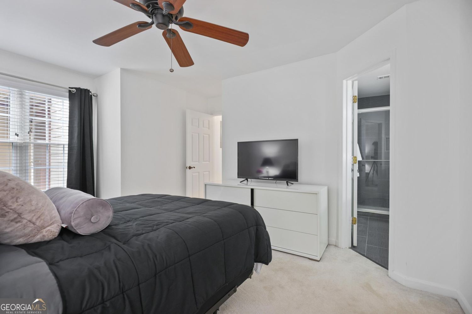 RIVERMONT VILLAGE - Residential