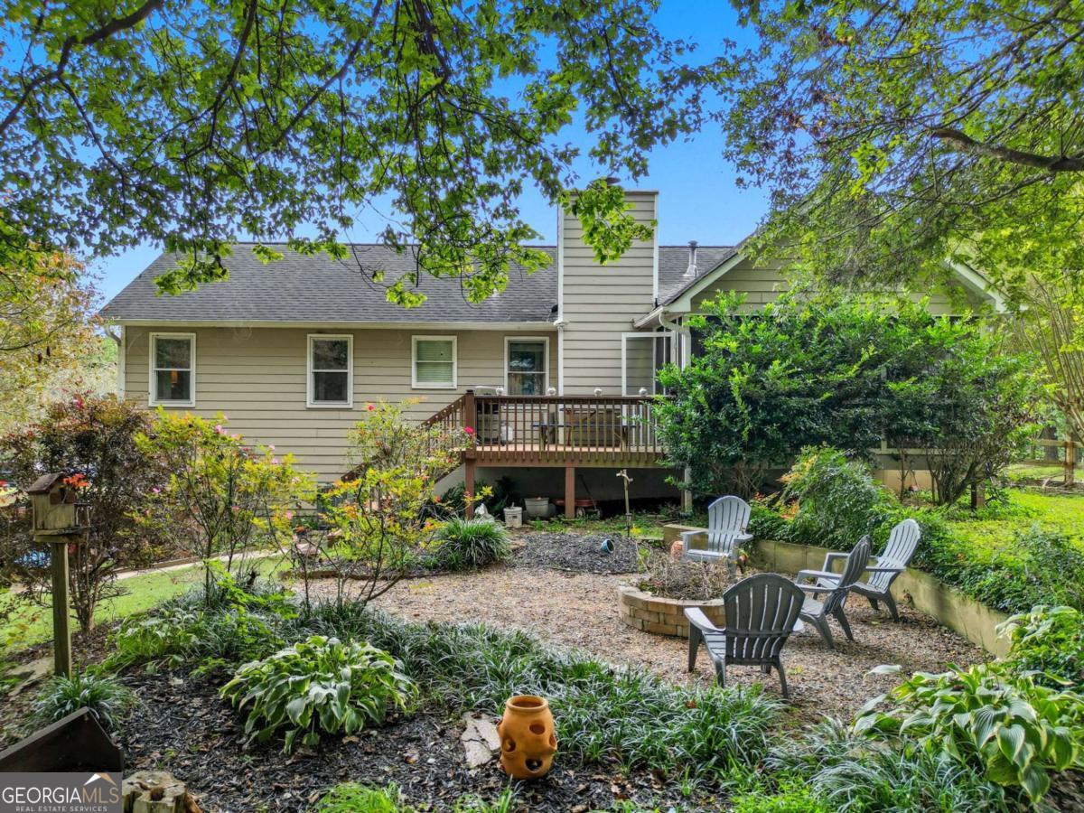 516 E Cherokee CT