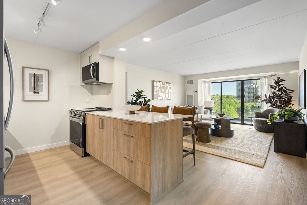 Photo of 2460 Peachtree Road NE #1205, Atlanta, GA 30305 (MLS # 10740494)