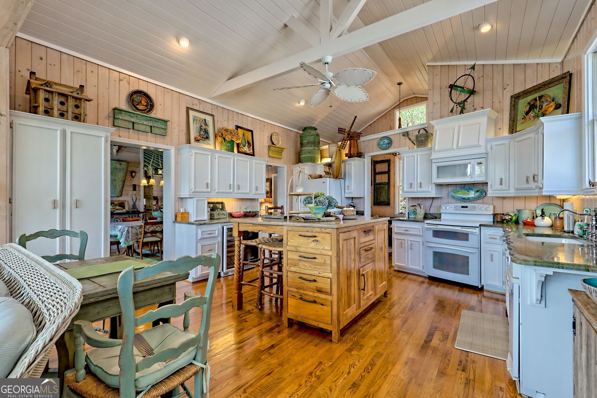 Clayton, Georgia 30525, United States, 4 Bedrooms Bedrooms, ,5 BathroomsBathrooms,Residential,Active,161022