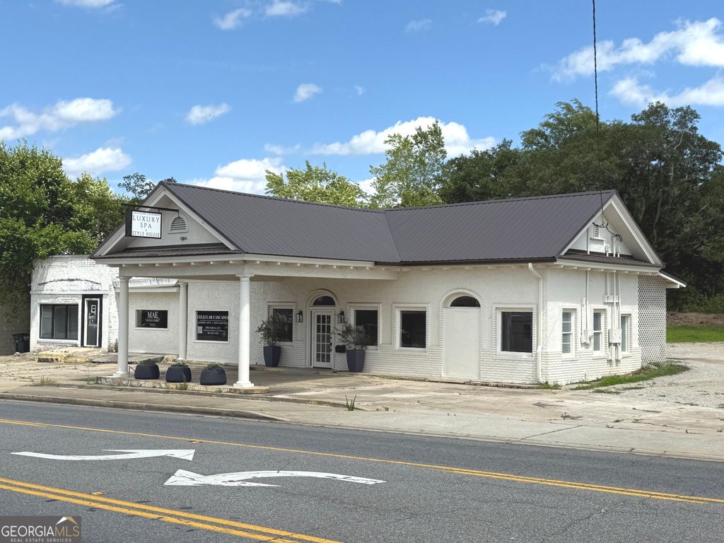Photo of 215 E Main Street, Swainsboro, GA 30401 (MLS # 10791608)