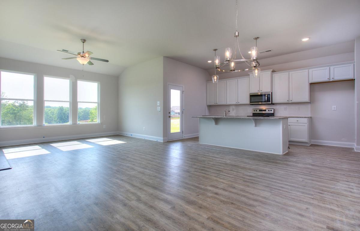 131 Swallowtail LN