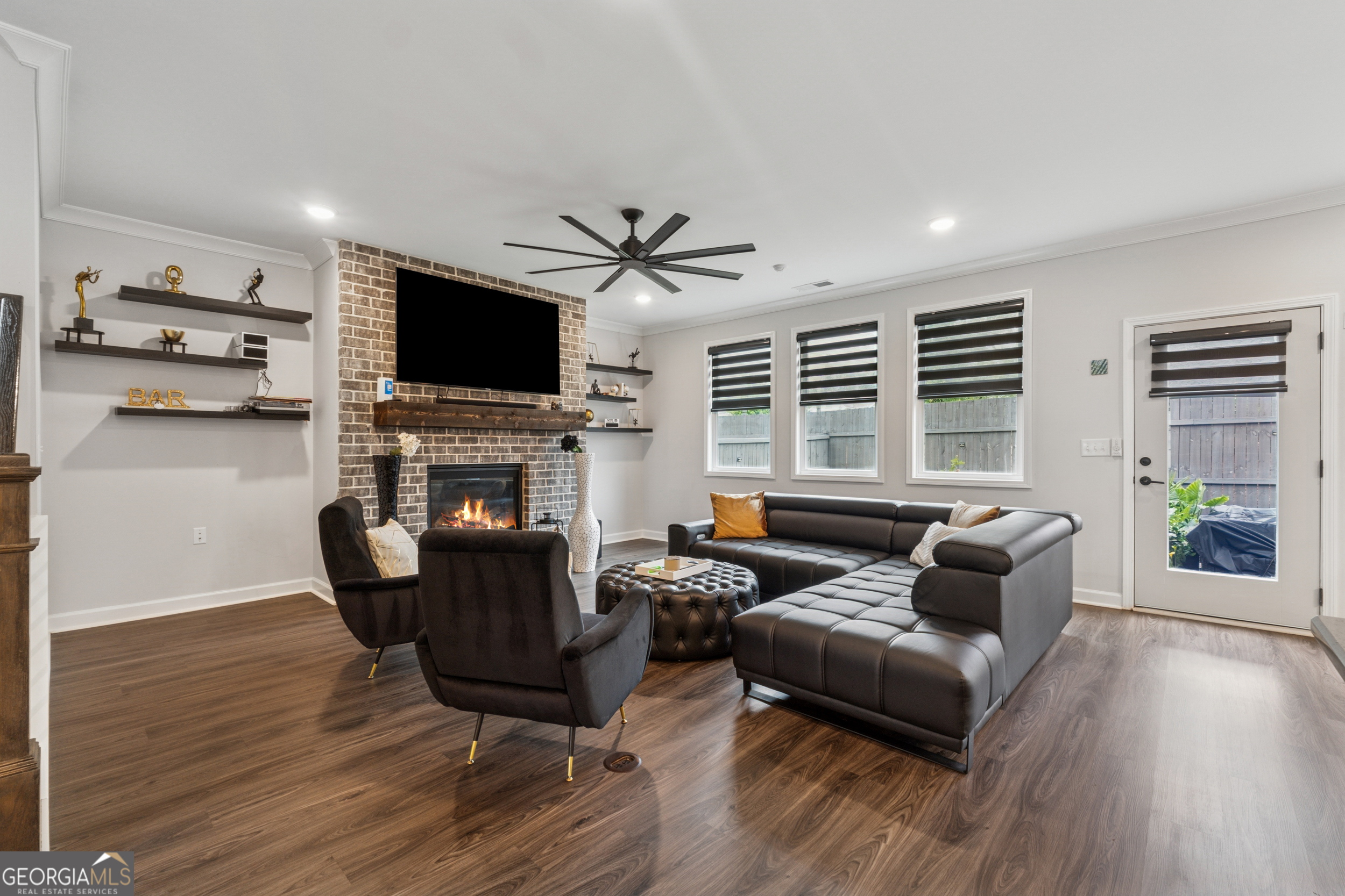 3638 Silvery WAY