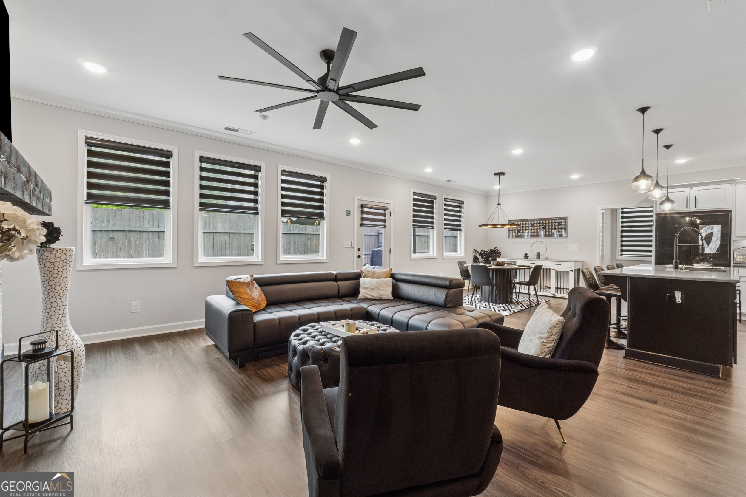 3638 Silvery WAY