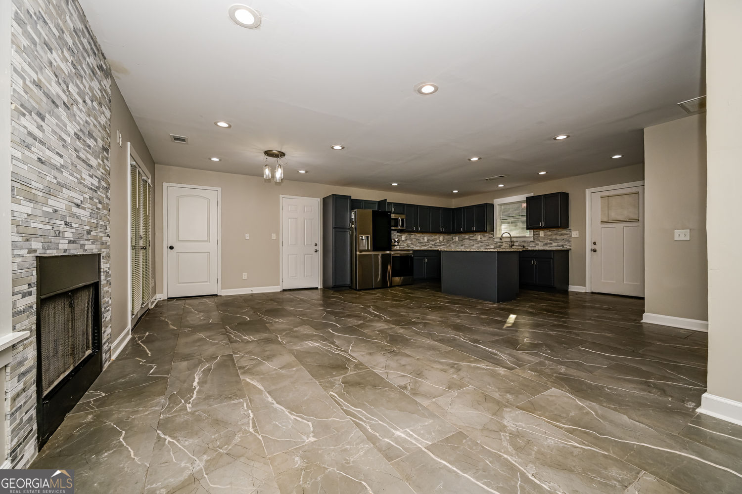 COUNTRY WOODS - Residential