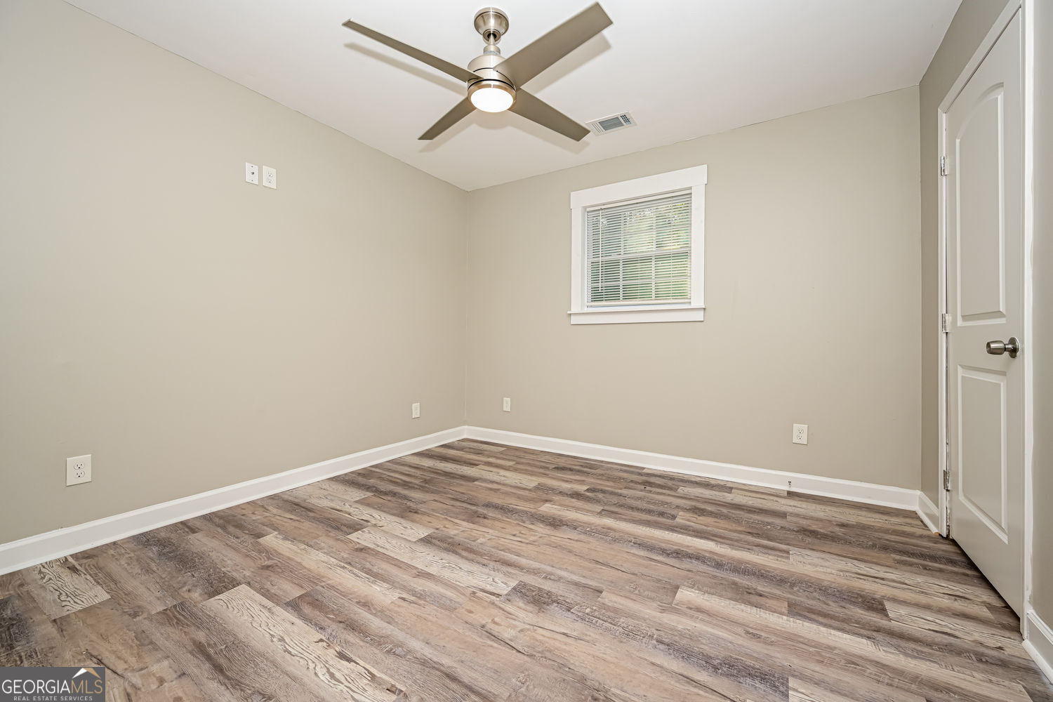 COUNTRY WOODS - Residential
