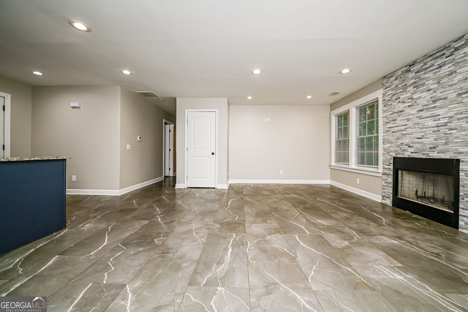 COUNTRY WOODS - Residential