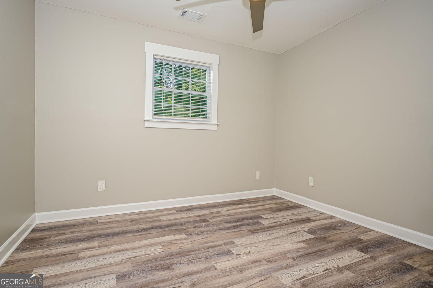 COUNTRY WOODS - Residential
