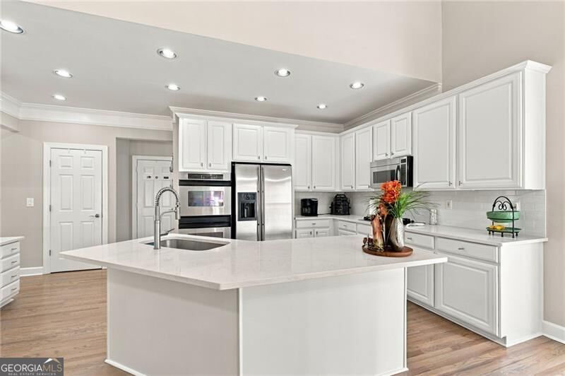 321 Bournemouth DR