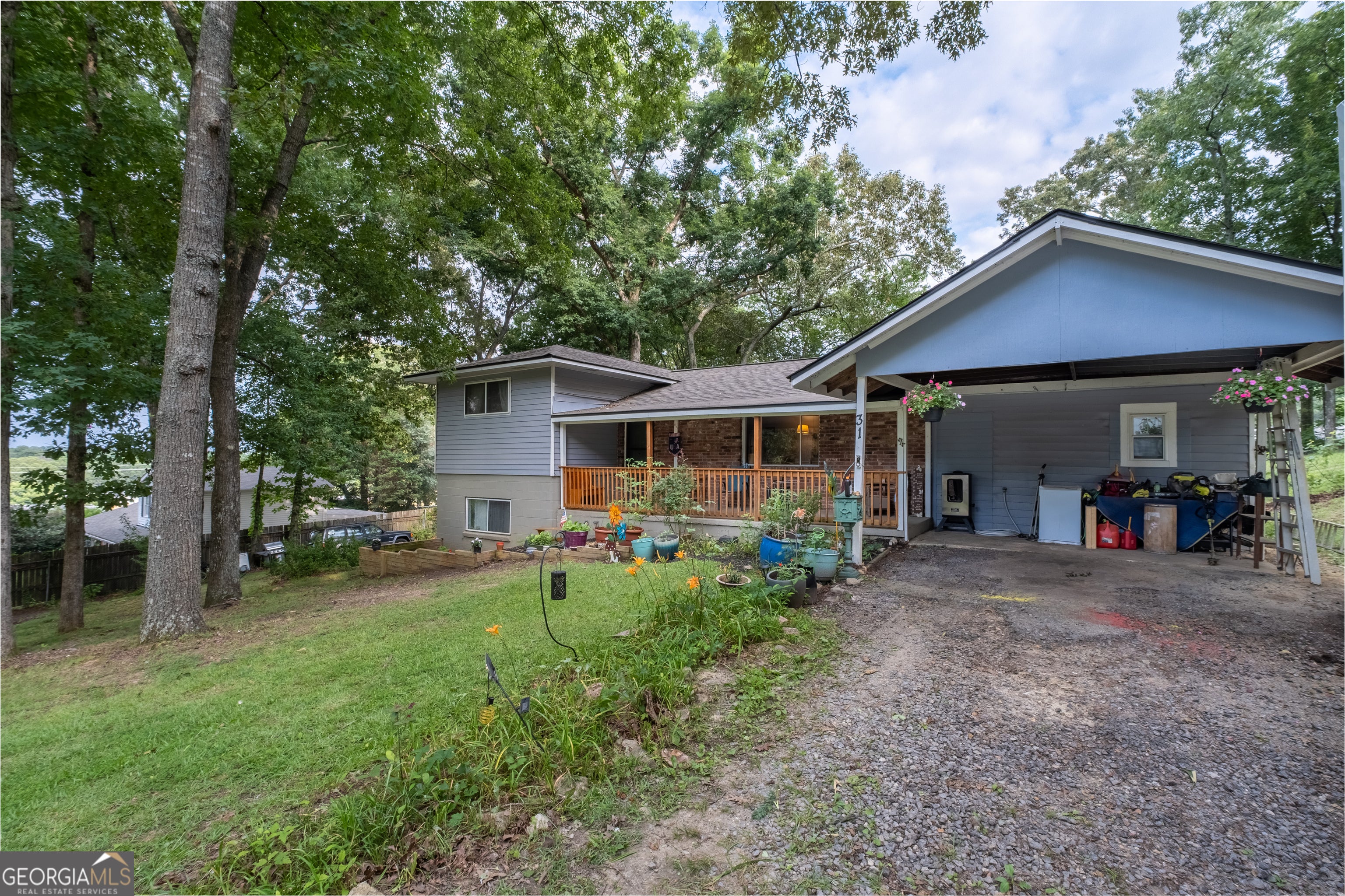31 Rock Fence CIR SE