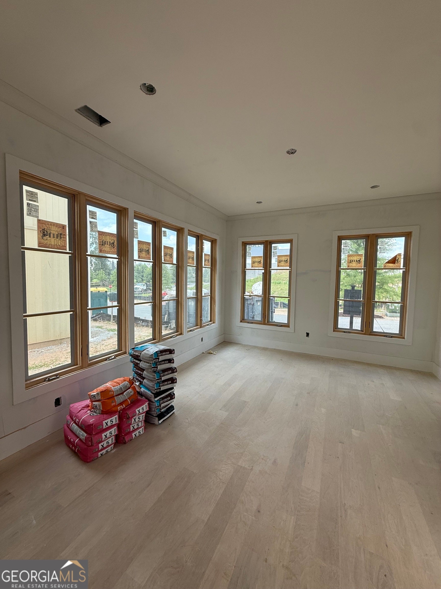270 Central AVE