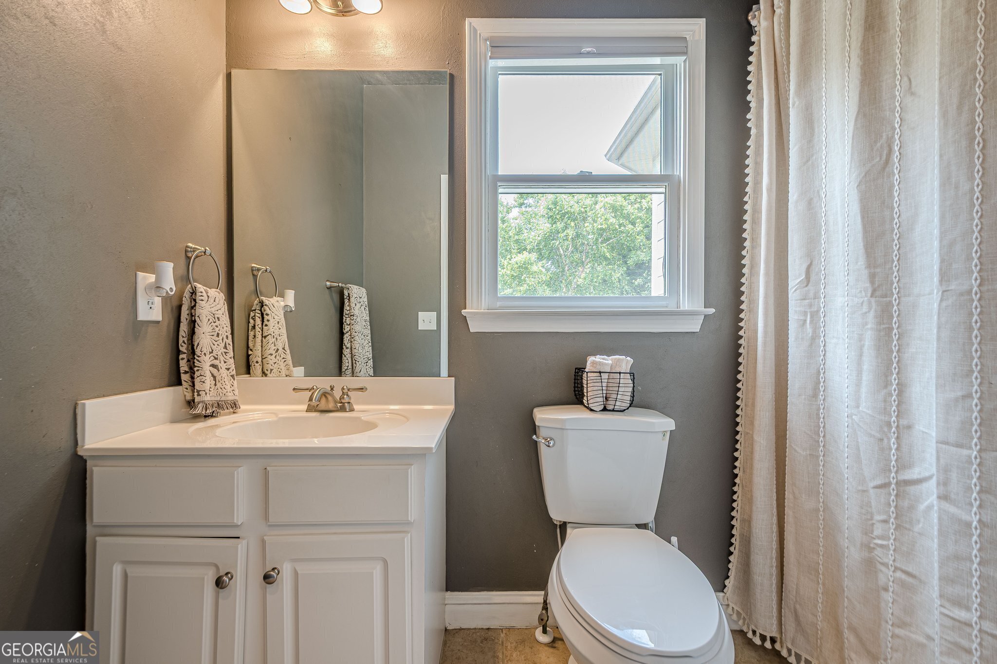 Canton, Georgia 30114, United States, 6 Bedrooms Bedrooms, ,5 BathroomsBathrooms,Residential,Active,146408