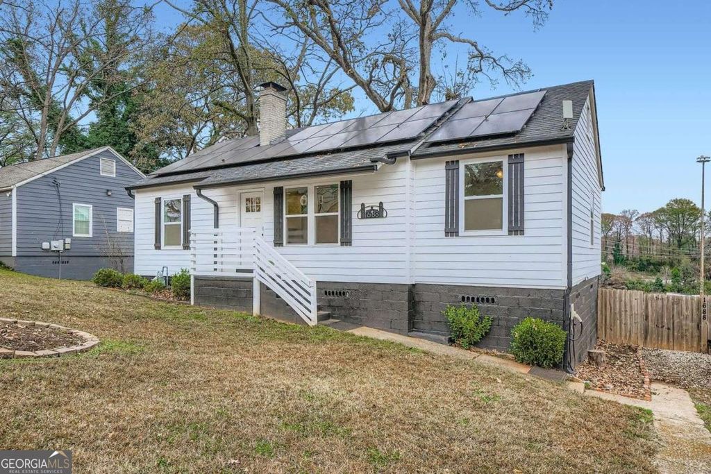 Photo of 1688 Oak Knoll Circle SE, Atlanta, GA 30315 (MLS # 10709862)