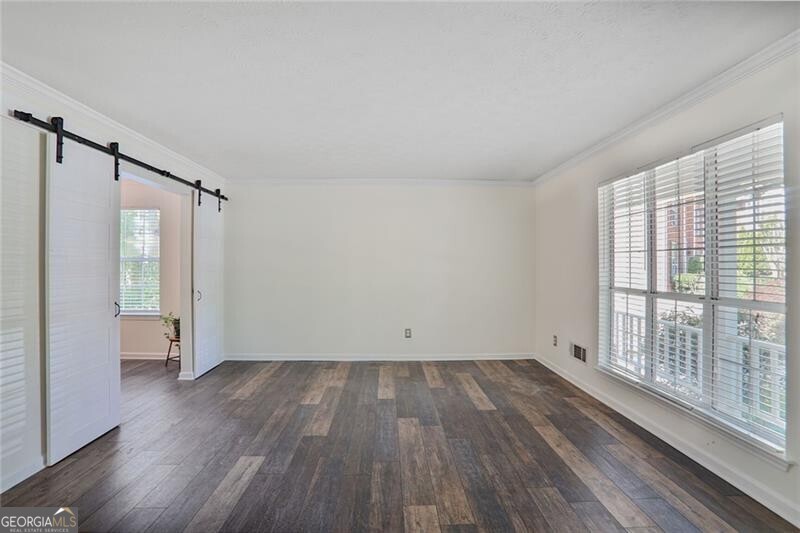 680 Ruxbury CT