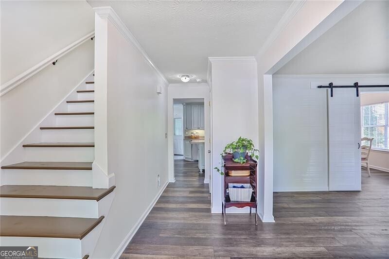 680 Ruxbury CT