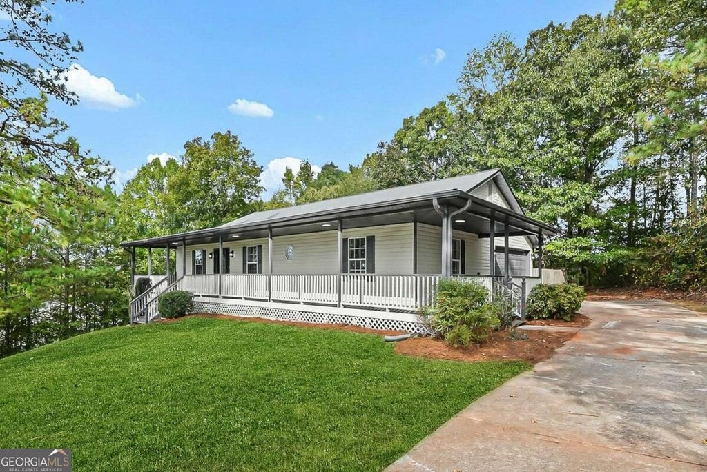 Photo of 320 Gold Dust Trail, Carrollton, GA 30117 (MLS # 10870472)