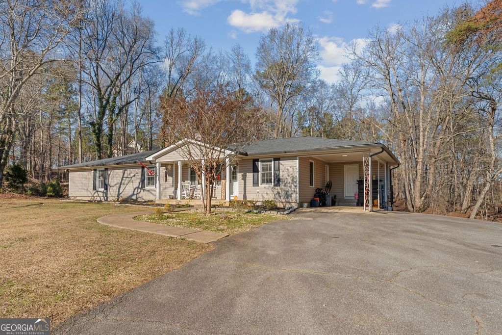 Photo of 5804 Reinhardt College Parkway, Waleska, GA 30183 (MLS # 10674611)