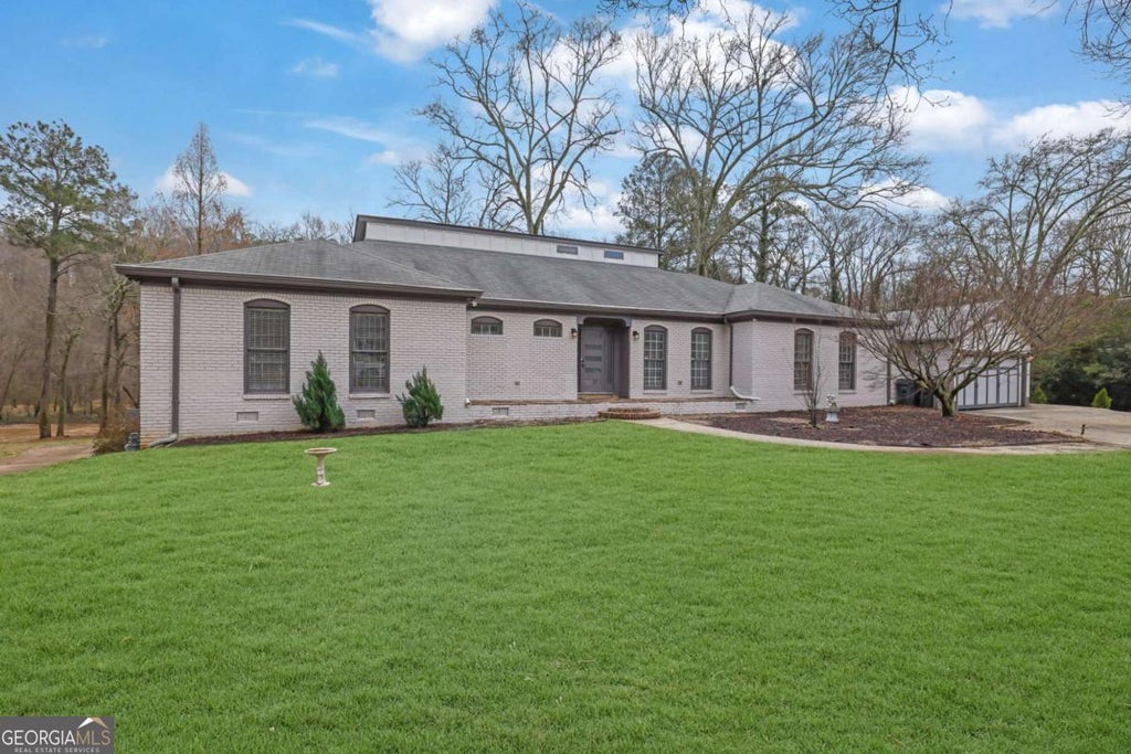 Photo of 9785 La View Circle, Roswell, GA 30075 (MLS # 10783036)