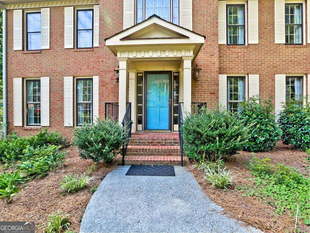 157 Eastlake PT NW
