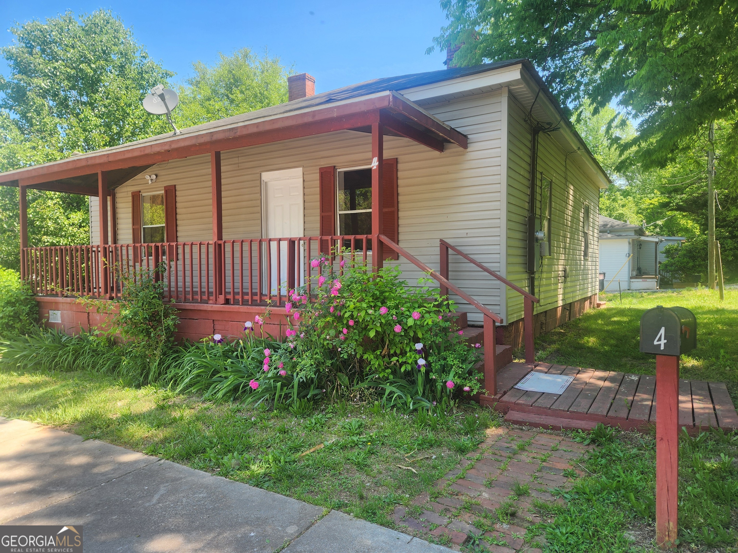 4 Maple ST