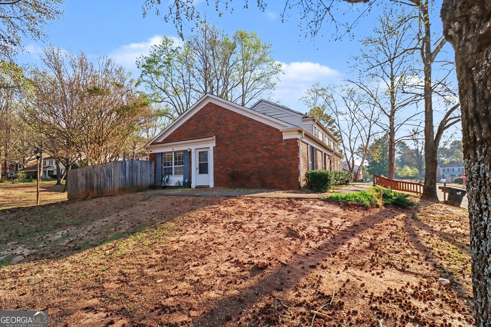 2571 Stratford LN