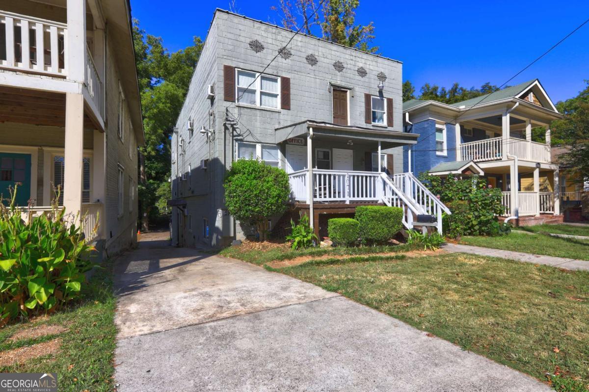 1071 M L King Jr DR SW