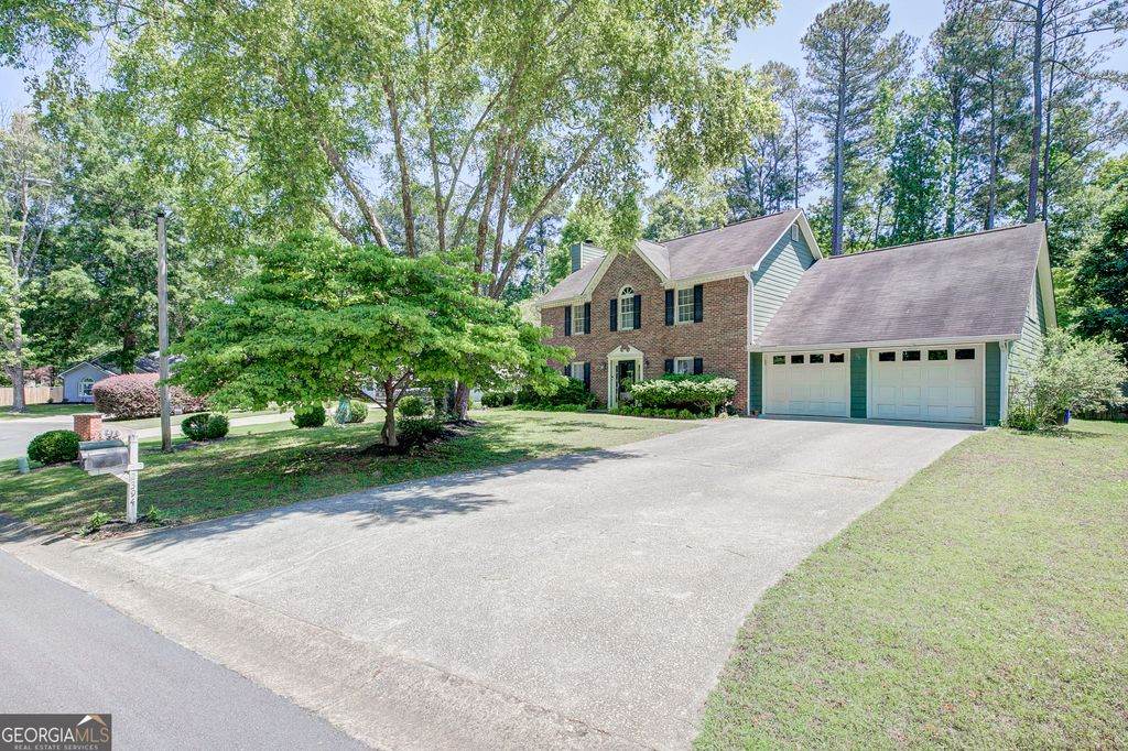 Photo of 2394 Southern Oak Drive SW, Marietta, GA 30064 (MLS # 10757511)