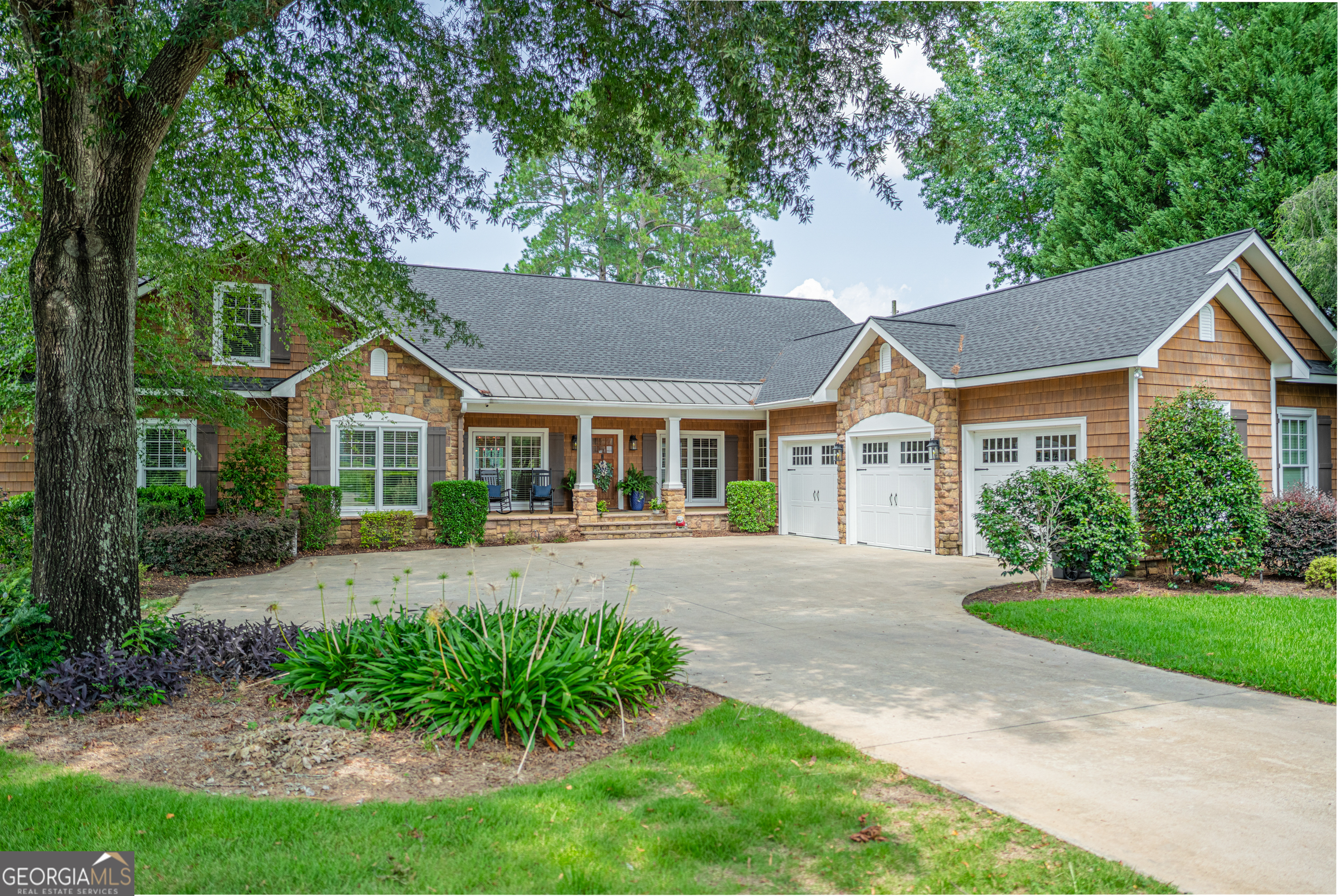 245 Lakeshore CIR