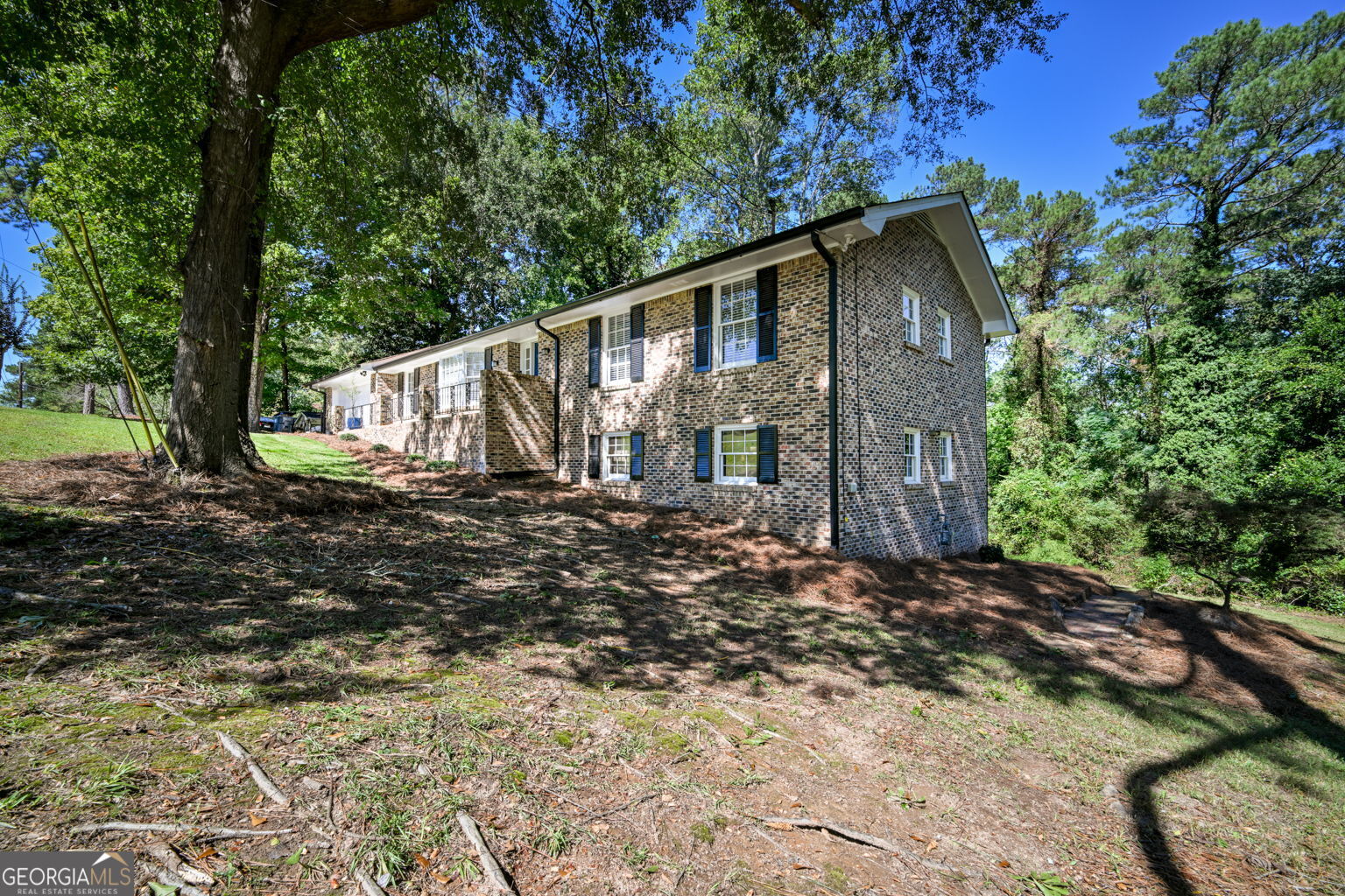641 Oak Dr NW