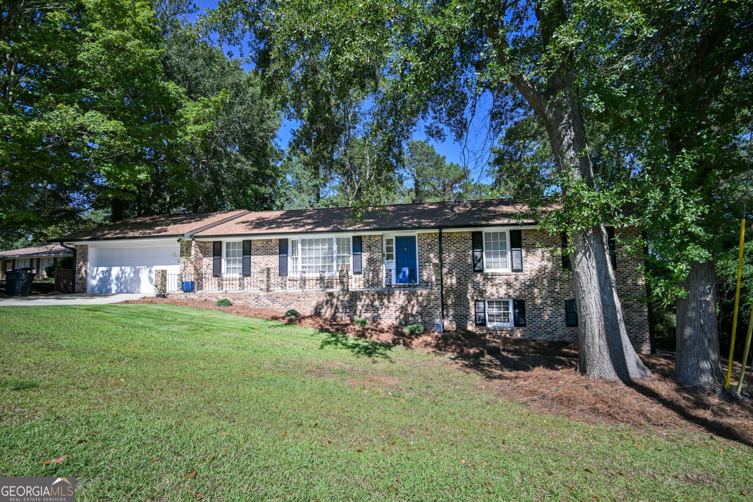 641 Oak Dr NW