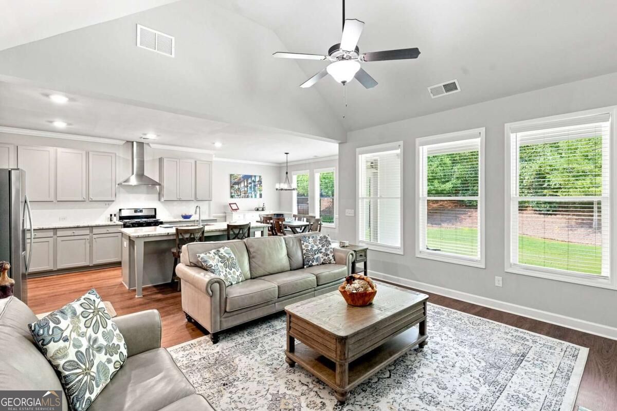 252 Saratoga DR