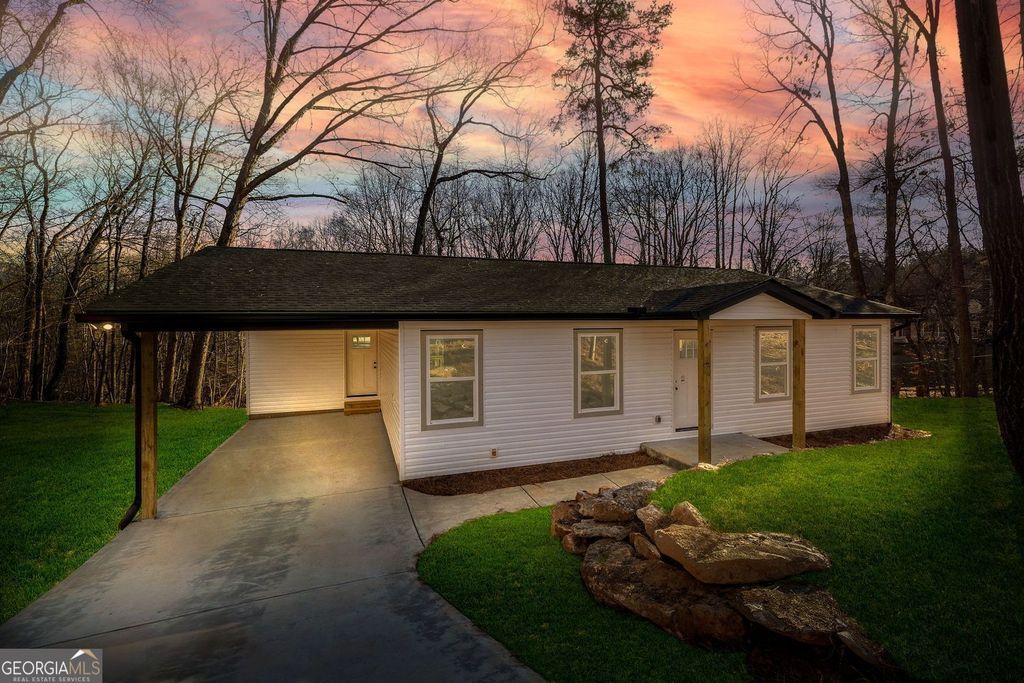 Photo of 3672 Hidden Pond Drive, Gainesville, GA 30506 (MLS # 10674412)