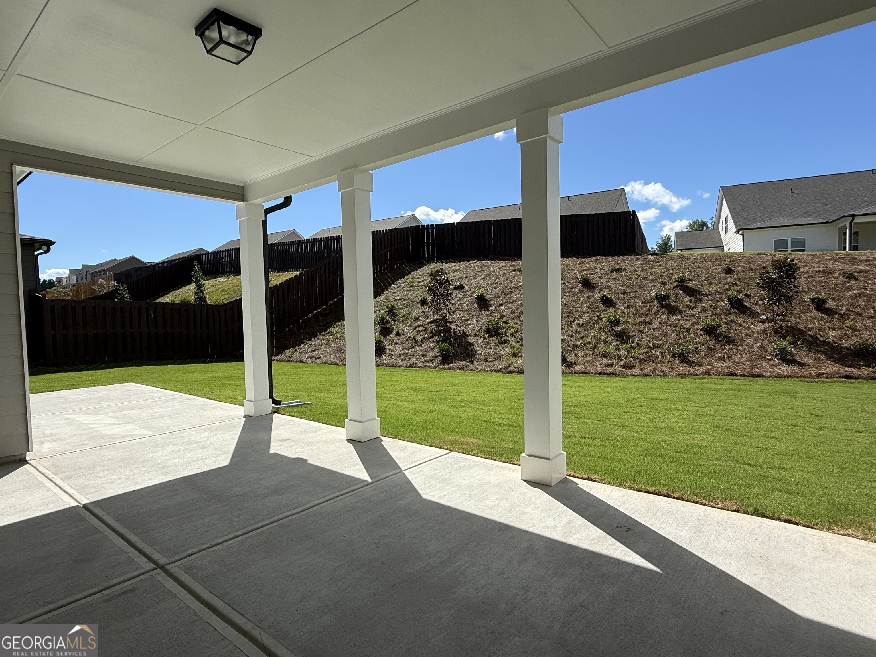 5512 Tullis DR