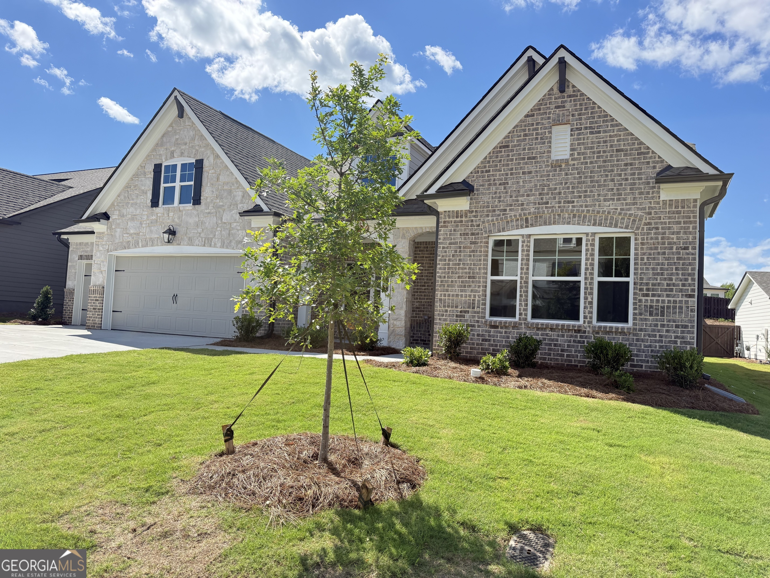 5512 Tullis DR
