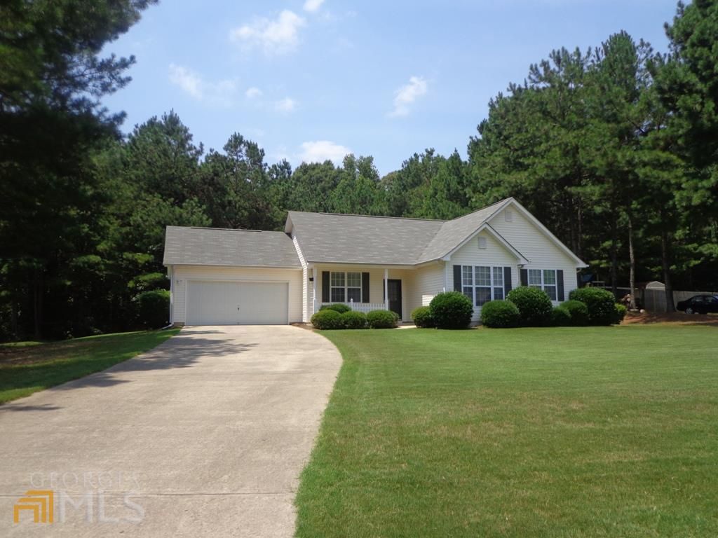 Photo of 45 Chemin Place, Sharpsburg, GA 30277 (MLS # 10684669)