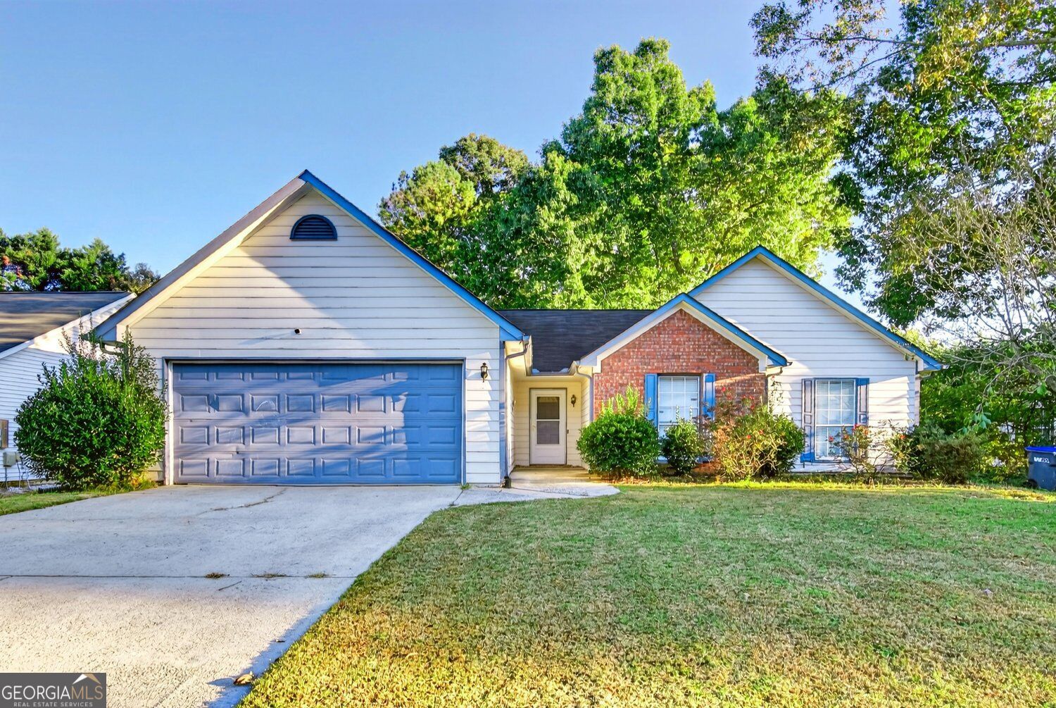 2323 Cheyenne LN