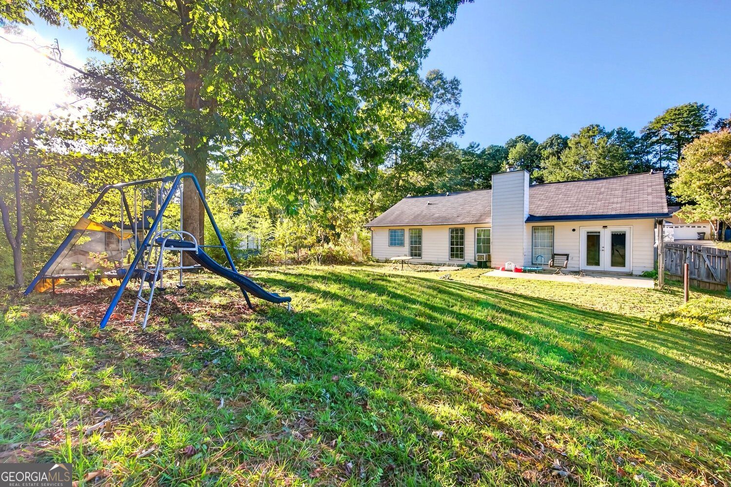 2323 Cheyenne LN