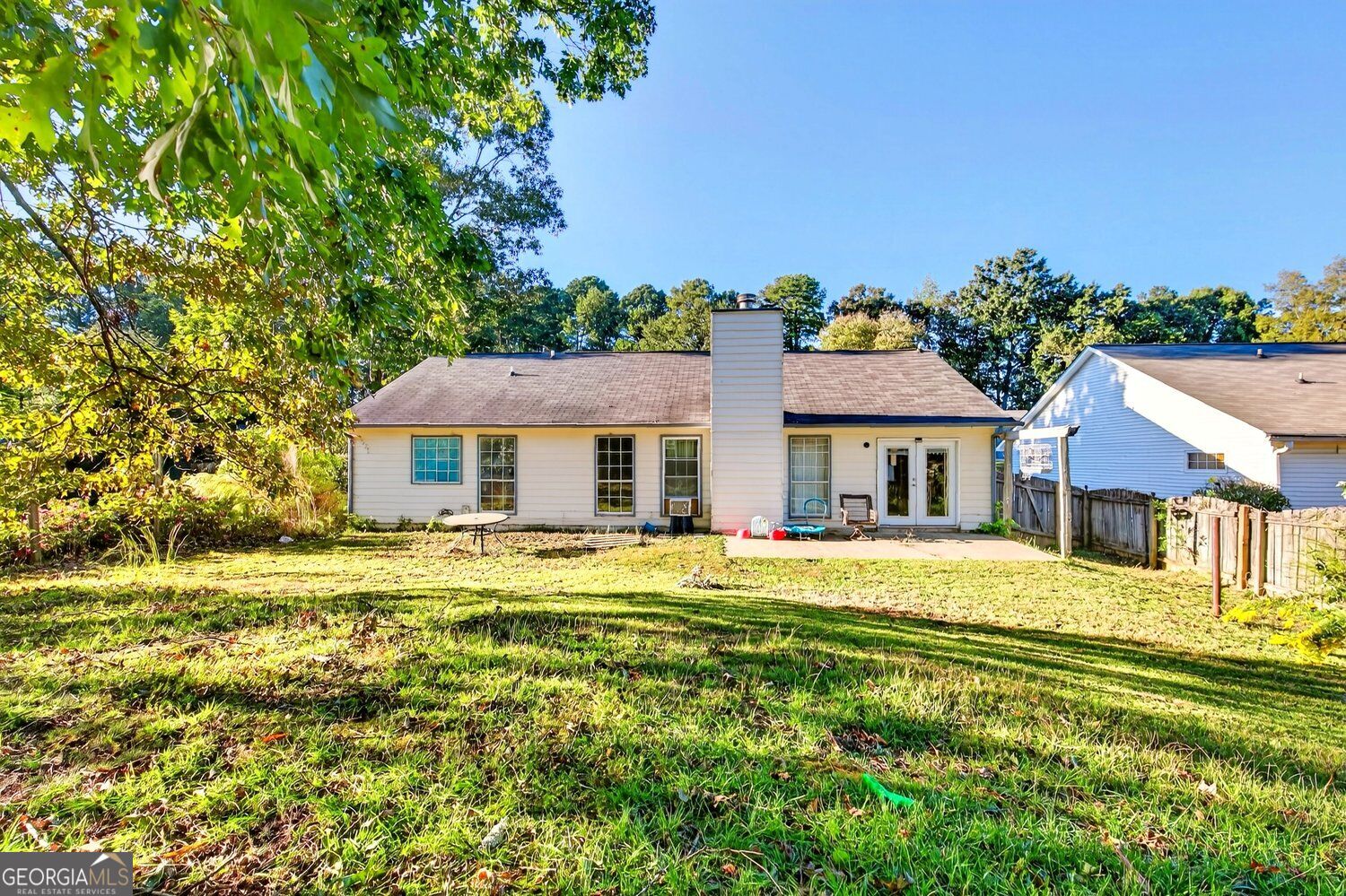 2323 Cheyenne LN
