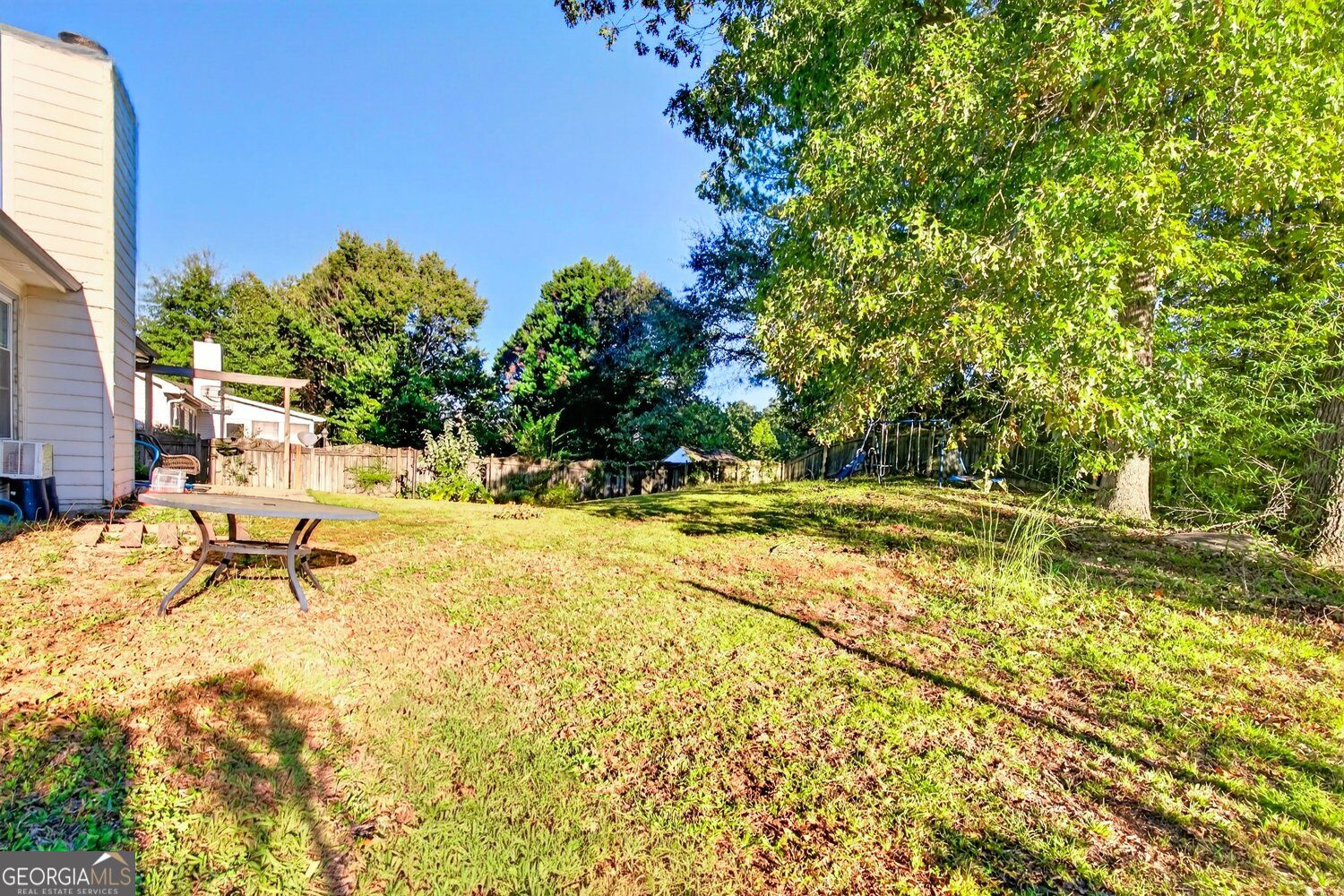 2323 Cheyenne LN