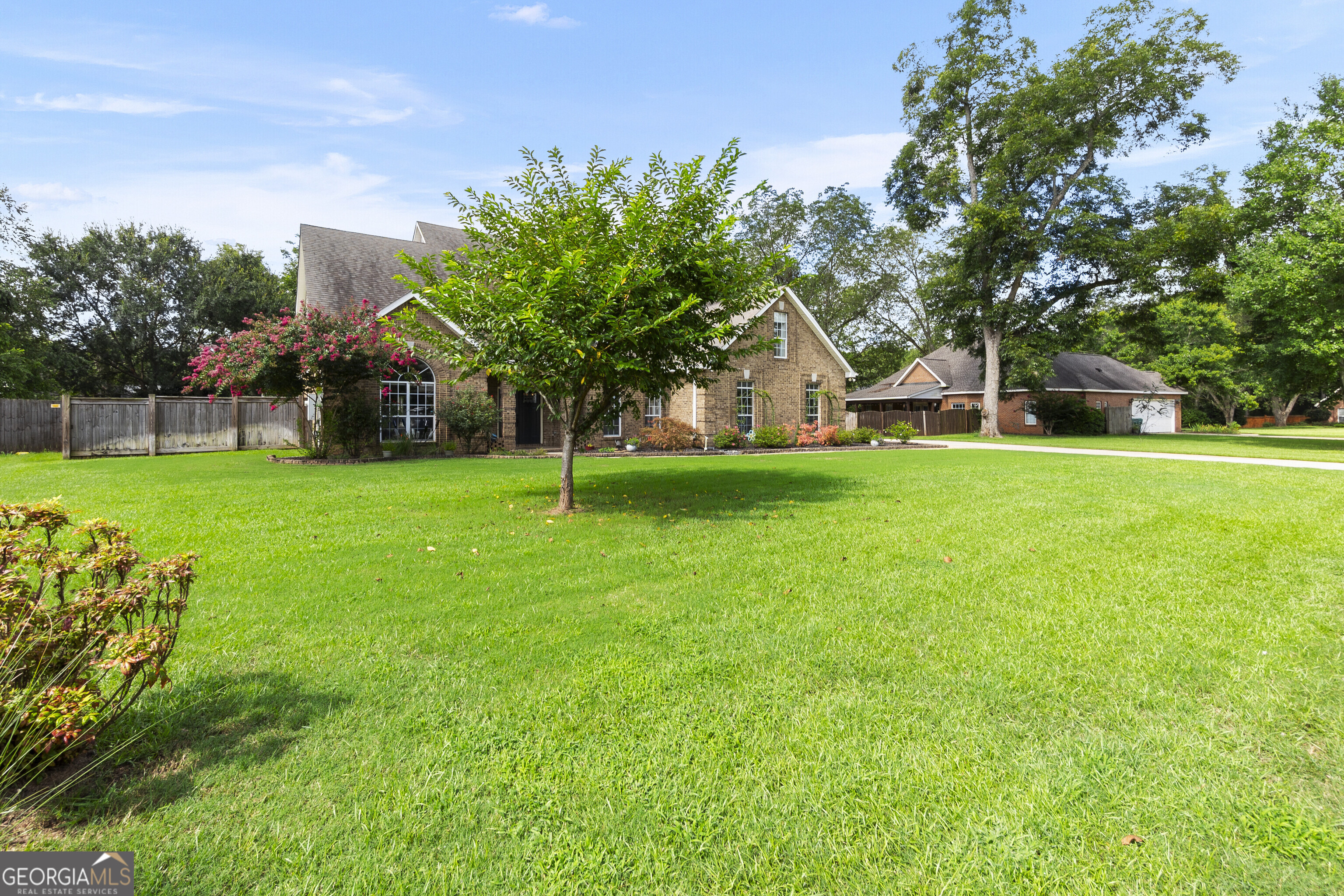 102 White Columns DR