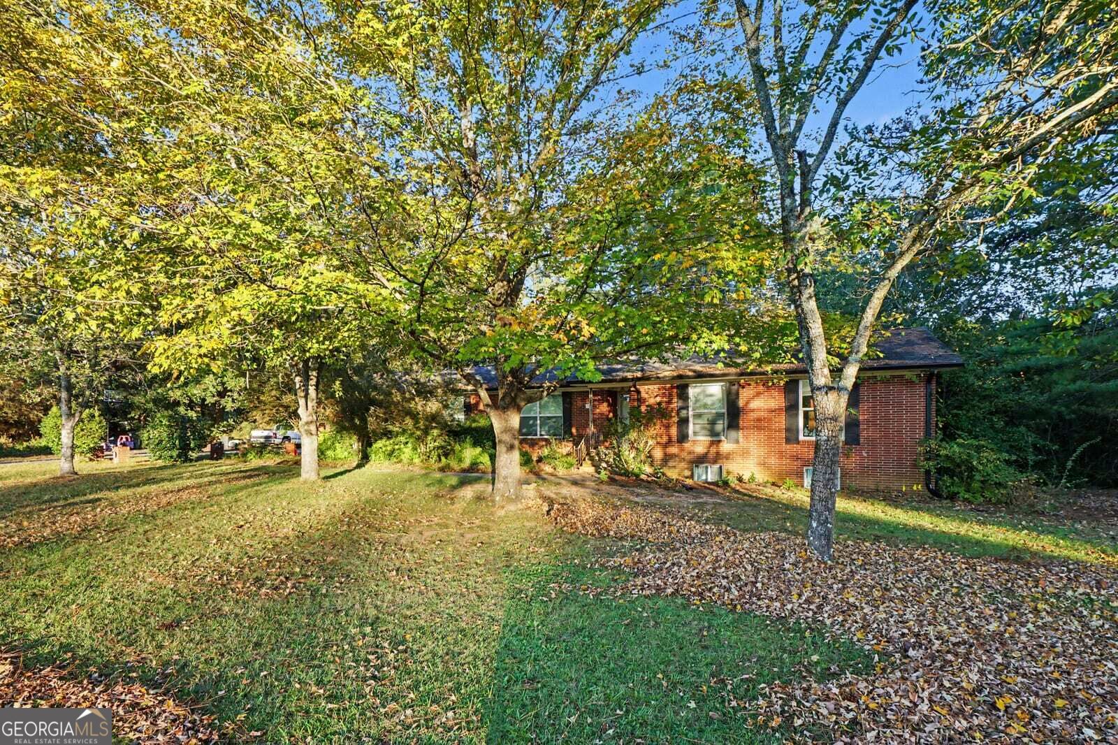 855 CHEROKEE RD