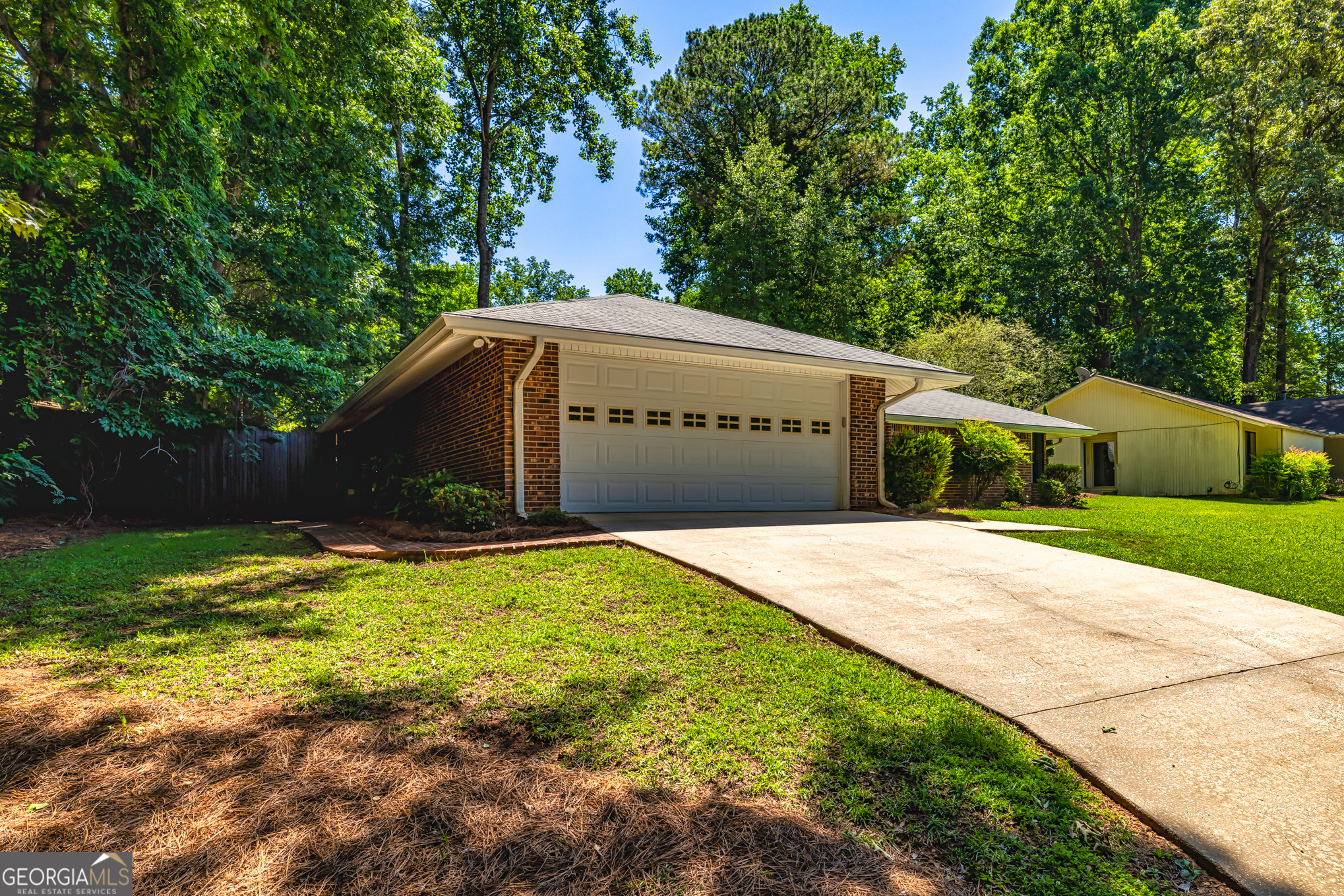 105 Lake Forest DR