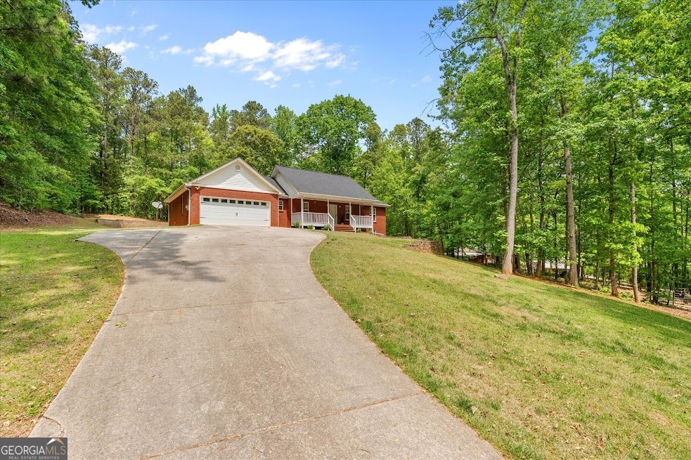 7946 Lambert RD