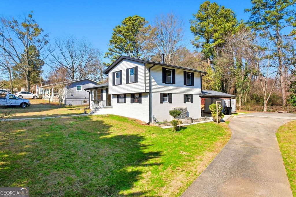 Photo of 1051 Camellia Drive, Marietta, GA 30062 (MLS # 10689847)