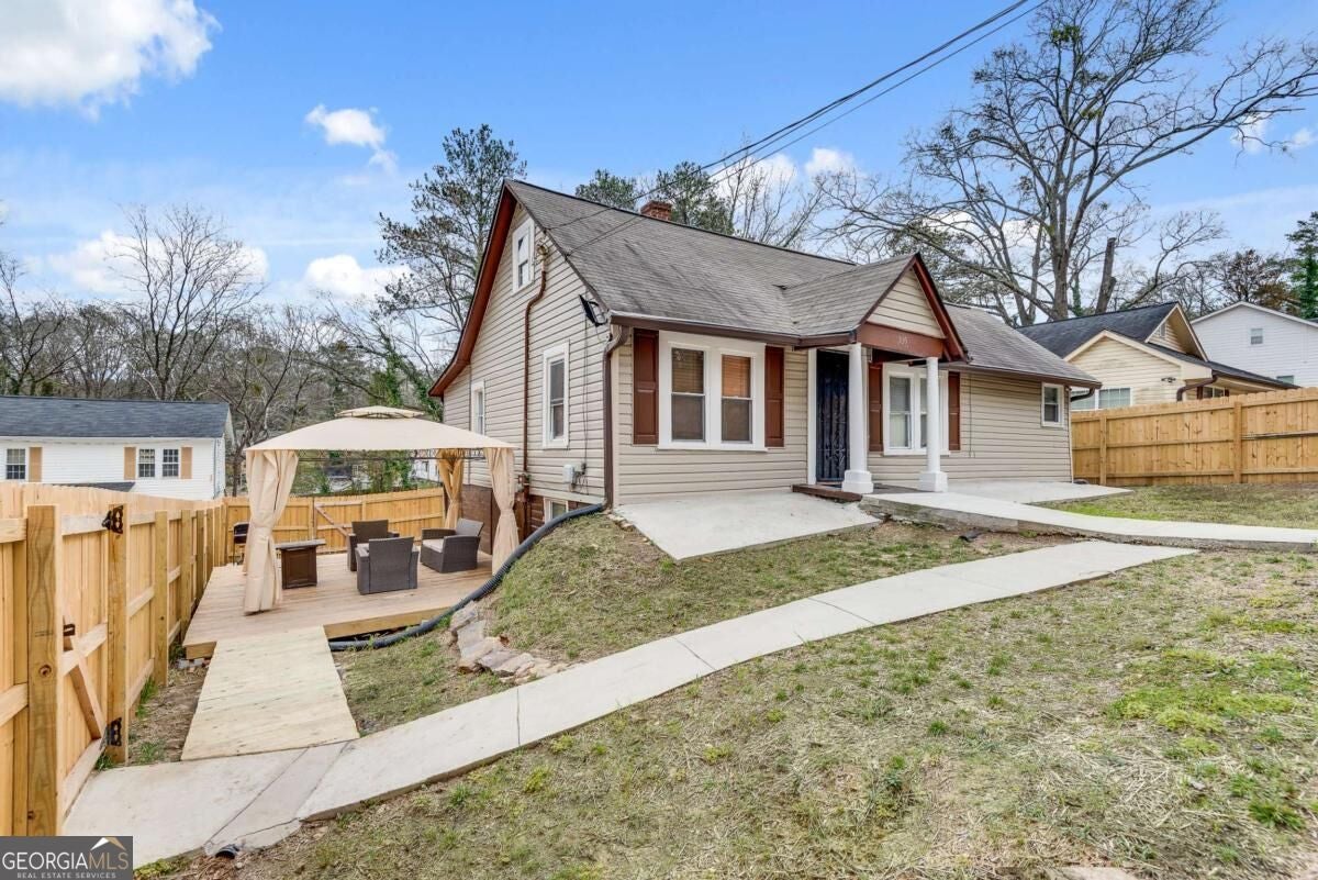 335 Fairburn RD NW