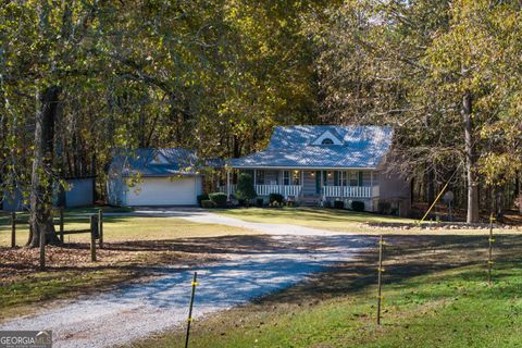 A home in Roopville