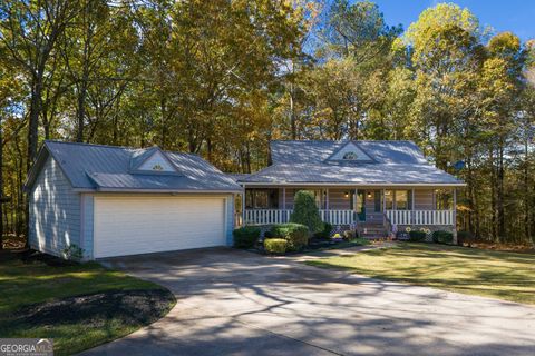 A home in Roopville