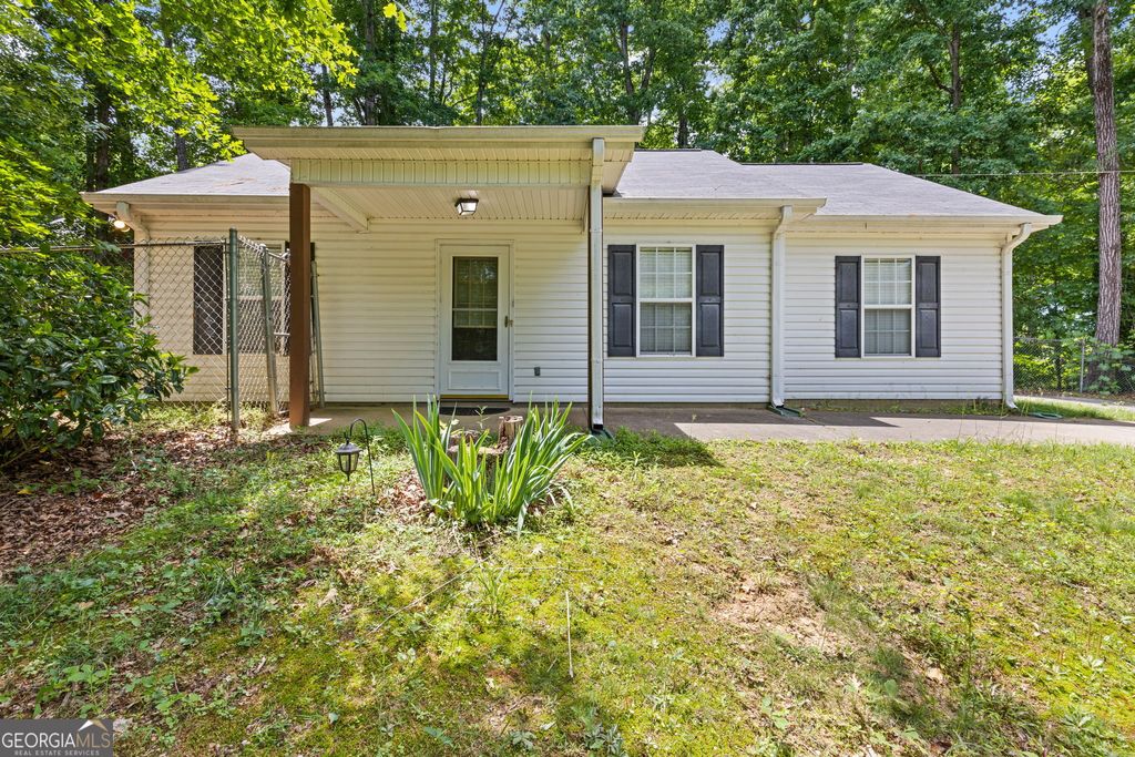 Photo of 15 Twin Lakes Road, Winder, GA 30680 (MLS # 10765231)